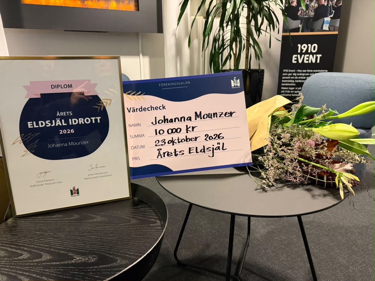 The Årets Eldsjäl Idrott 2026 diploma, prize cheque and flowers for Johanna Mounzer